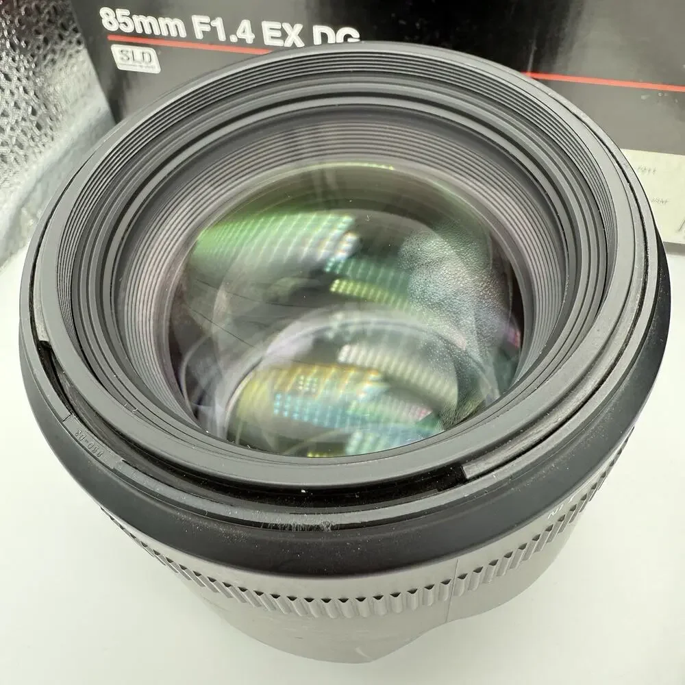 Sigma 85mm f/1.4 EX DG HSM Lens for Canon (Excellent Condition) In box
